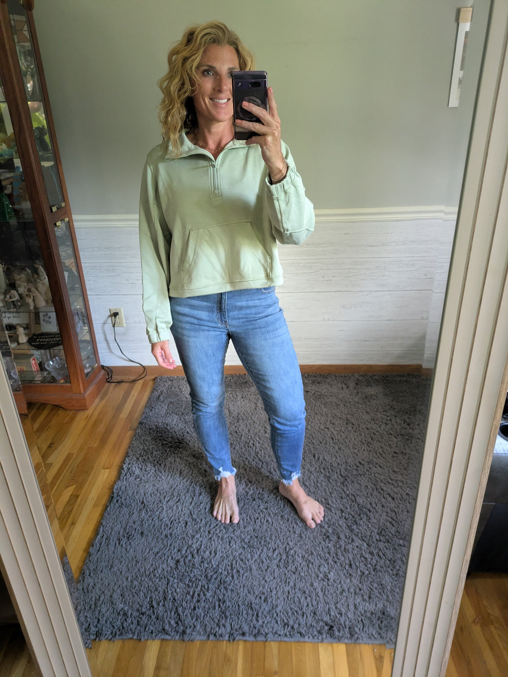 Cropped Pullover Sweatshirt (S-M-L)
